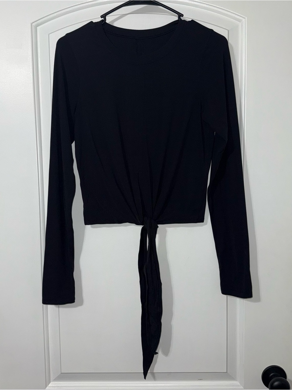 Lululemon Black Long Sleeve Tie Front Shirt Women’s Size 6 Athletic Activewear
